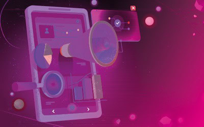 Eine digitale Illustration eines Smartphones mit Diagrammen, einem Megaphon, einem Vergrößerungsglas und schwebenden Schnittstellenelementen, alles in rosa und lila Tönen, als Symbol für digitales Marketing oder Online-Kommunikation.